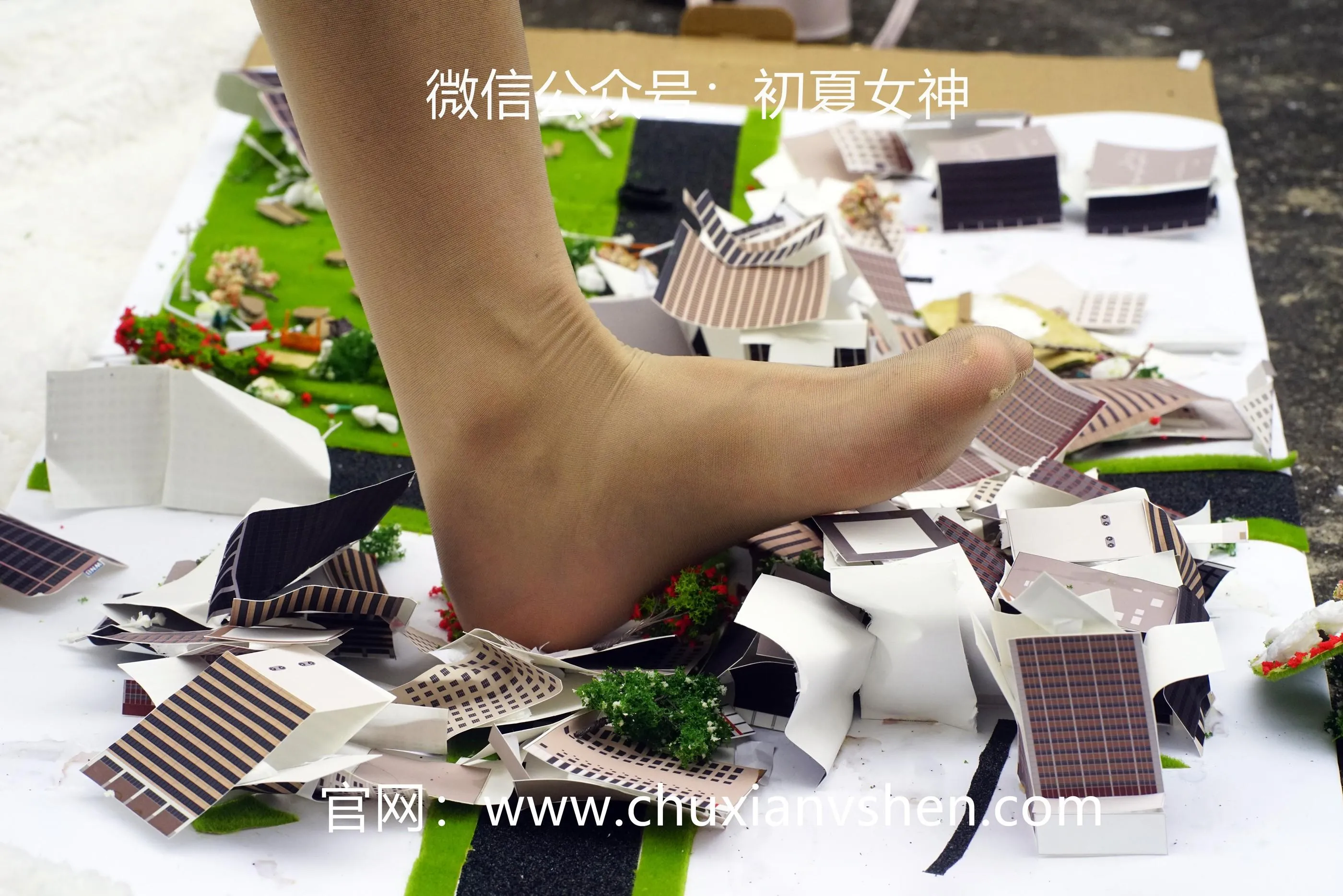 初夏女神 NO.036 点点 误入小人国 [110P]插图1